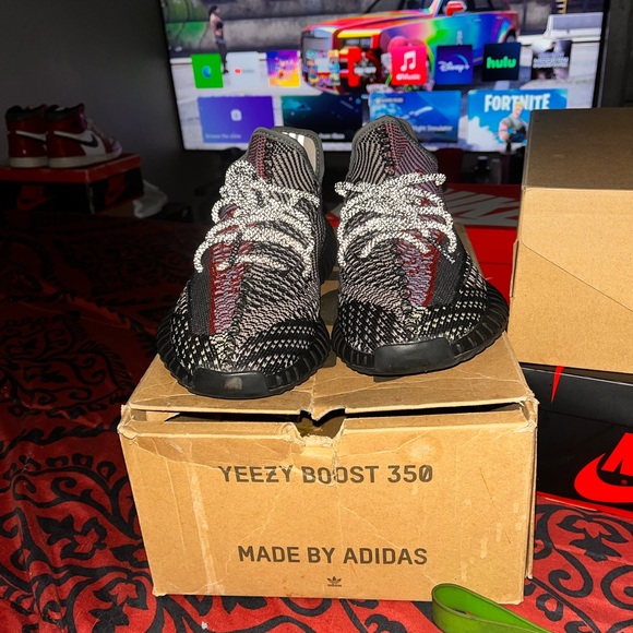 Selling some shoes !! Steals !! main image 8